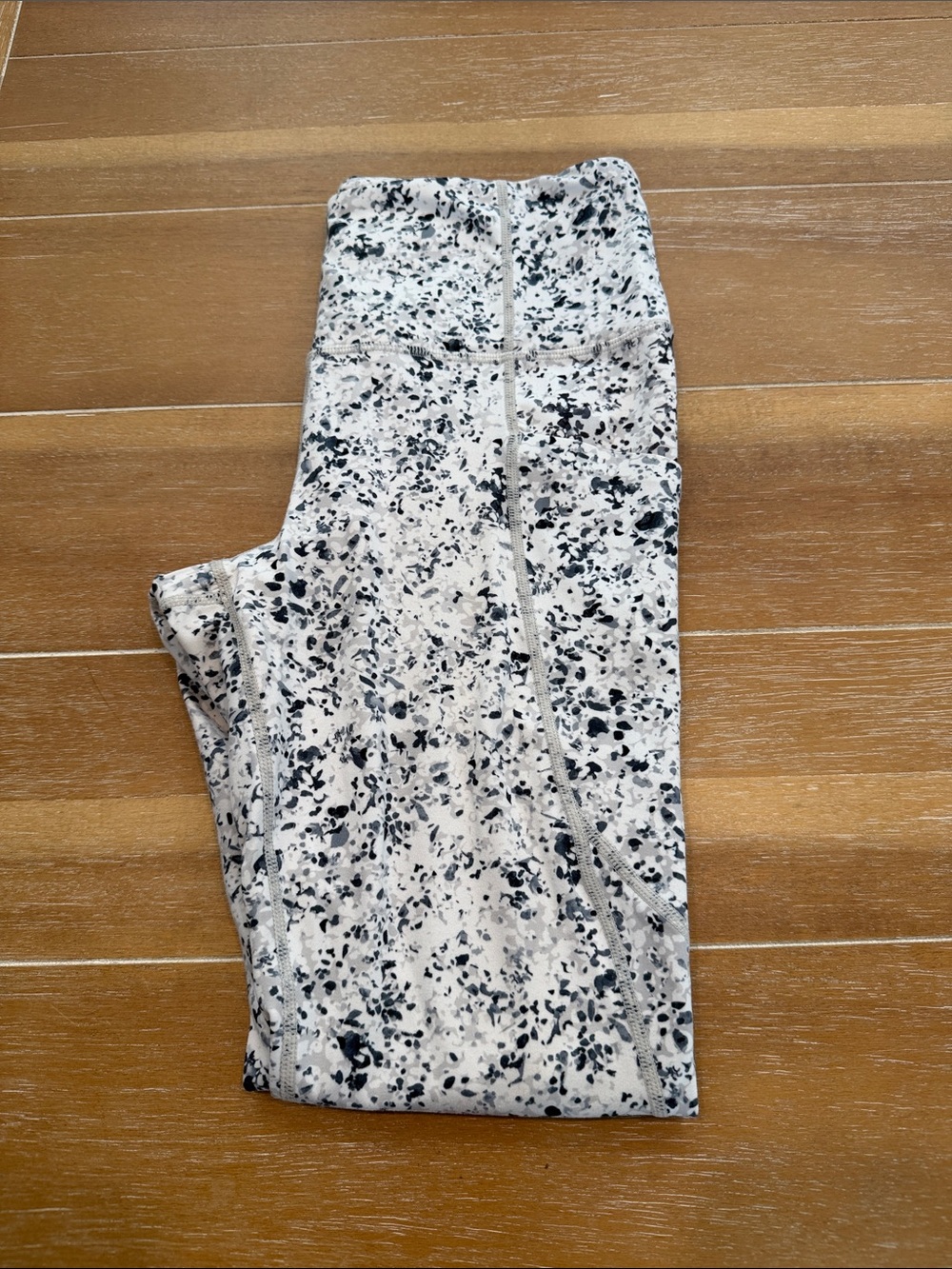 Athleta Salutation Speckled Leggings, White/Black